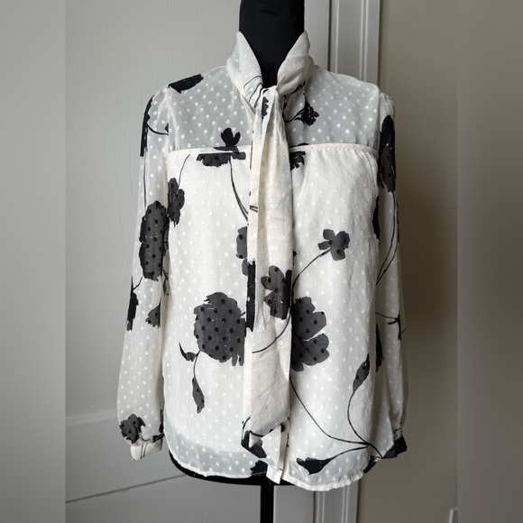 Monteau Tops - Monteau Black and White Floral Blouse